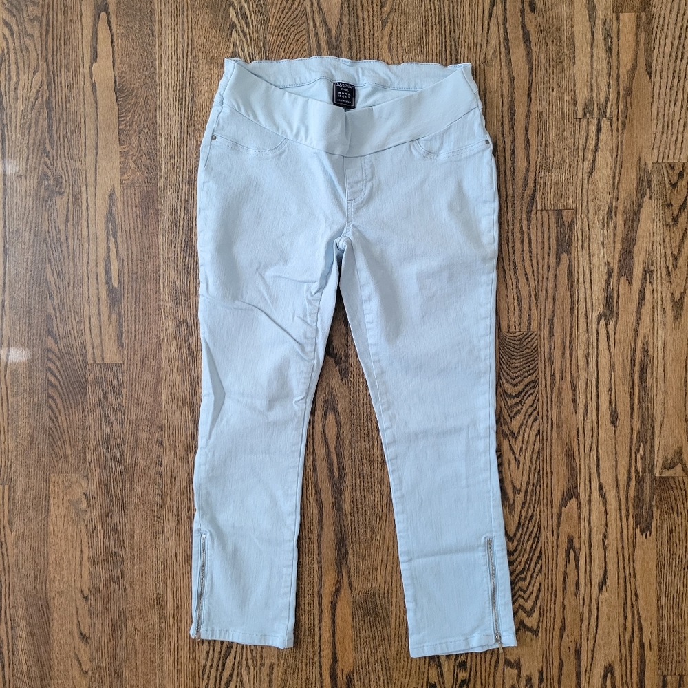 EUC Seraphine Size 10 Maternity Cropped Light Blue Under Bump Jeans